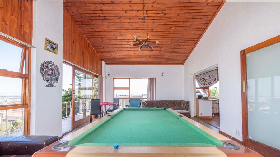 5 Bedroom Property for Sale in Avondale Western Cape